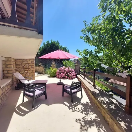 Le Vieux Cerisier 1 Climatisé à Apartamento *