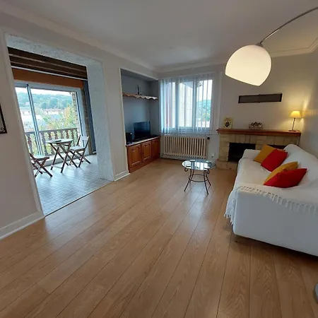 Le Vieux Cerisier 1 Climatisé à Apartamento *